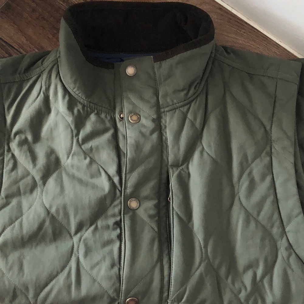 Duluth trading Men's Quilted Vest in Olive Green size Medium lots pockets - Picture 4 of 8